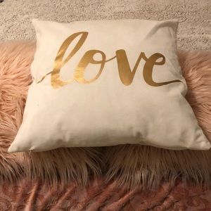 Throw Pillows